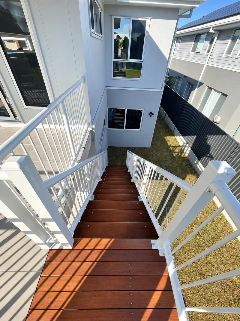 Aluminium stair and landing balustrades