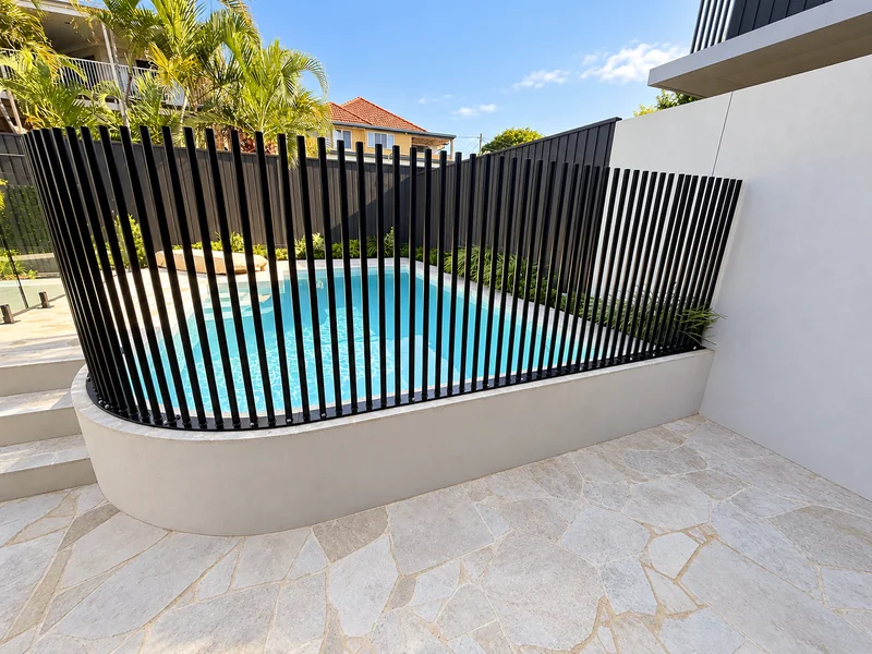 Aluminium pool fencing